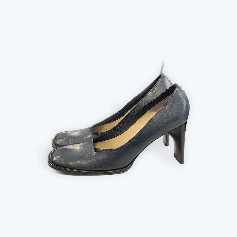COSTUME NATIONAL, Square-toe pumps with thin & wide 3.5” heel.